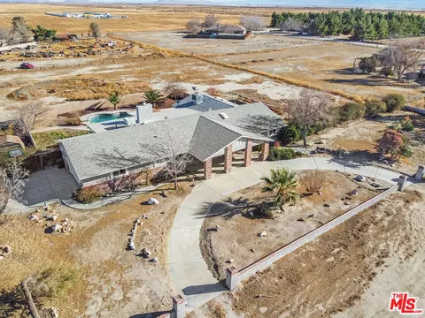 44954 46th St, Lancaster, CA 93535 photo 3