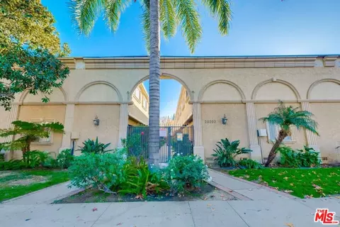 20202 Cohasset St #1, Winnetka, CA 91306