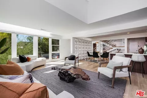 5537 Tuxedo Ter, Los Angeles, CA 90068