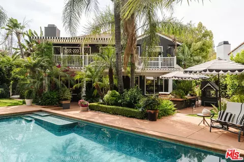 4146 Vicasa Dr, Calabasas, CA 91302