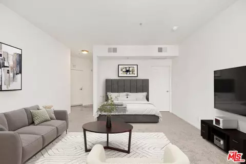 620 S Gramercy Pl #223, Los Angeles, CA 90005
