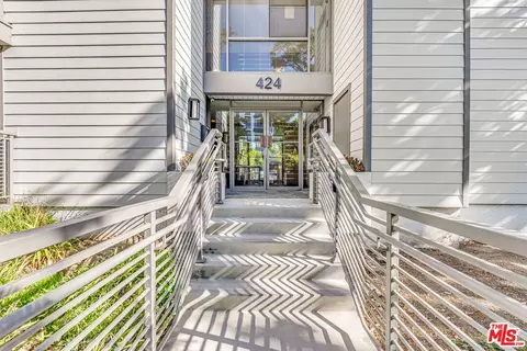 424 N Palm Dr #103, Beverly Hills, CA 90210