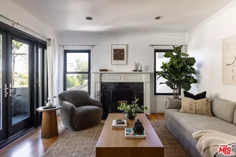 6862 Sunny Cv, Los Angeles, CA 90068