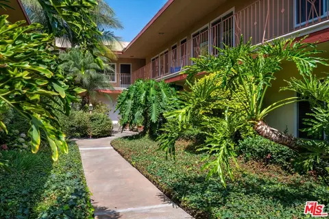 Exterior - 819 E 4th St #15, Long Beach, CA 90802 photo 1 of 5