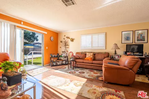 172 E 67th Way, Long Beach, CA 90805 photo 3