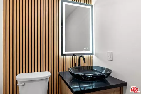 Bath - 53 Diamante, Irvine, CA 92620 photo 7 of 7