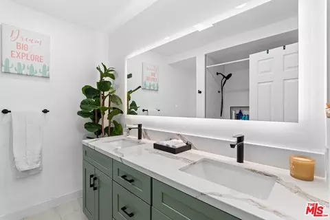 Bath - 53 Diamante, Irvine, CA 92620 photo 5 of 7