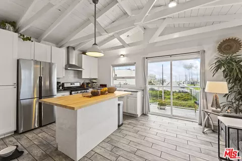 6712 S Culver Pl, Playa Del Rey, CA 90293