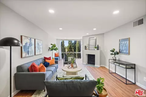12830 Burbank Blvd #212, Valley Village, CA 91607