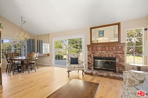 5531 Barnard St, Simi Valley, CA 93063 photo 4