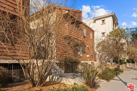 4543 Coldwater Canyon Ave #1, Studio City, CA 91604