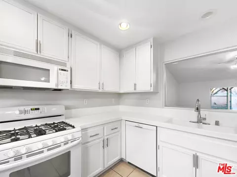 44904 Fenhold St, Lancaster, CA 93535 photo 11