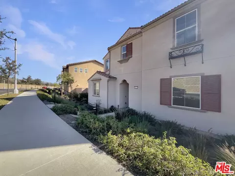 1972 Harvest Loop, Santa Paula, CA 93060 photo 9