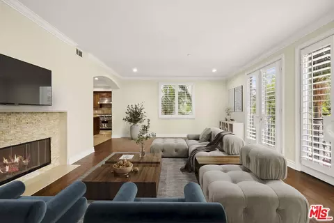12050 Guerin St #201, Studio City, CA 91604