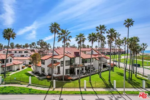 4760 San Sebastian Dr, Oxnard, CA 93035 photo 4