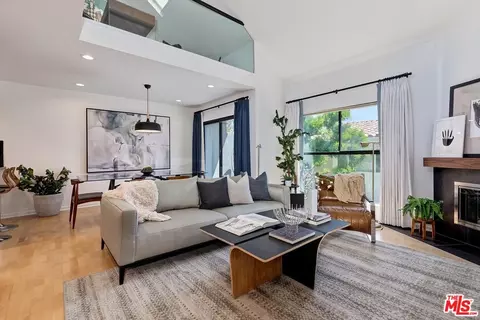 1235 Yale St #3, Santa Monica, CA 90404