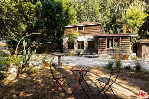 1748 Laurel Canyon Blvd, Los Angeles, CA 90046