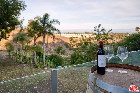 28907 Wight Rd, Malibu, CA 90265