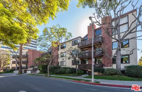 12124 Goshen Ave #203, Los Angeles, CA 90049