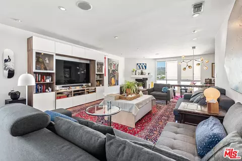 321 N Oakhurst Dr #704, Beverly Hills, CA 90210