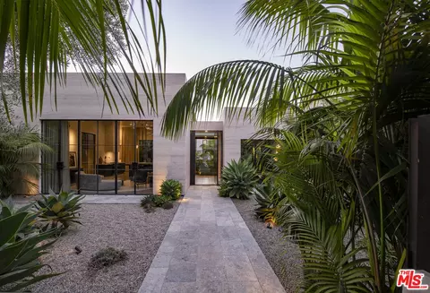 1037 Victoria Ave, Venice, CA 90291