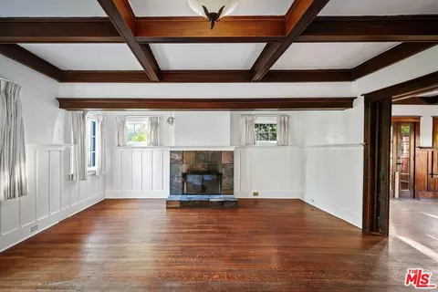 Living - 807 Superba Ave, Venice, CA 90291 photo 3 of 3