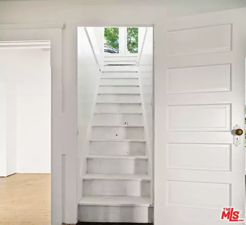 Entry Way - 807 Superba Ave, Venice, CA 90291 photo 1 of 1