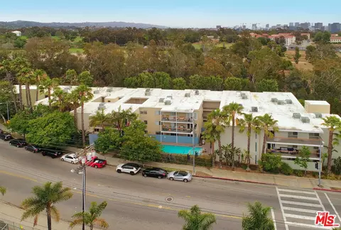 330 S Barrington Ave #312, Los Angeles, CA 90049
