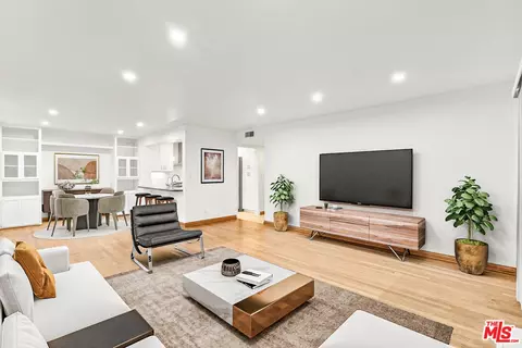 6740 Hillpark Dr #201, Los Angeles, CA 90068