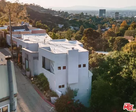 7209 Sunnydip Trl, Los Angeles, CA 90068