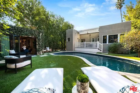 1542 N Genesee Ave, Los Angeles, CA 90046