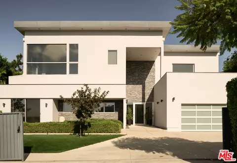 10917 Savona Rd, Los Angeles, CA 90077