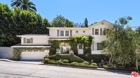1446 Lindacrest Dr, Beverly Hills, CA 90210