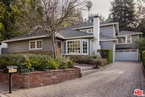 11224 Canton Dr, Studio City, CA 91604