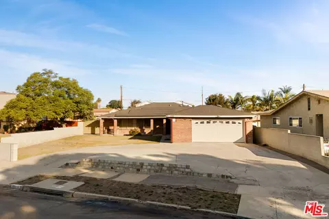 625 W W 121st St, Los Angeles, CA 90044