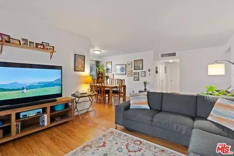 358 S Gramercy Pl #105, Los Angeles, CA 90020