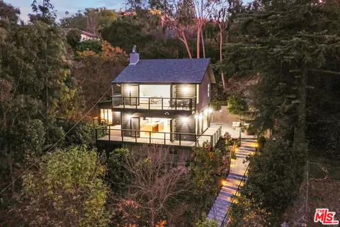 14600 Round Valley Dr, Sherman Oaks, CA 91403