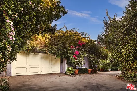1514 Sunset Plaza Dr, Los Angeles, CA 90069