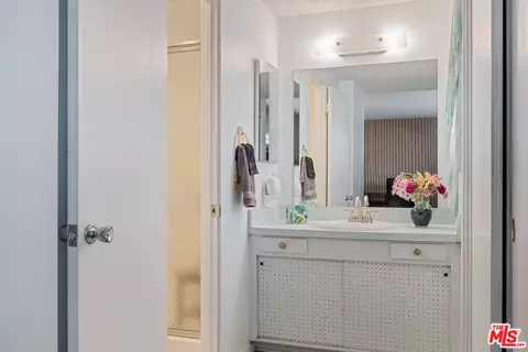 Bath - 1100 Elder St, Oxnard, CA 93036 photo 1 of 2