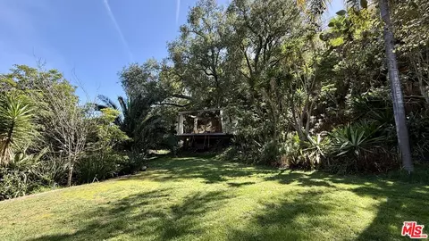 1253 N Bundy Dr, Los Angeles, CA 90049