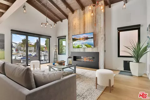 2304 Monaco Dr, Oxnard, CA 93035 photo 9