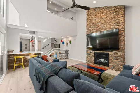 4841 Park Terrace Dr, Long Beach, CA 90804