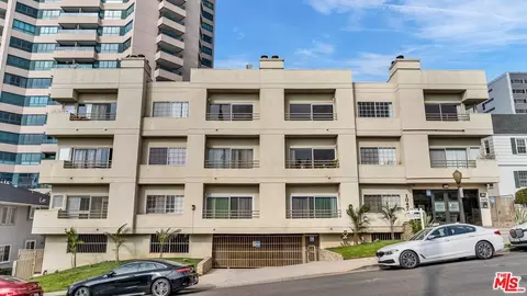 10475 Ashton Ave #302, Los Angeles, CA 90024