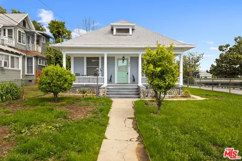 396 N Summit Ave, Pasadena, CA 91103 photo 1