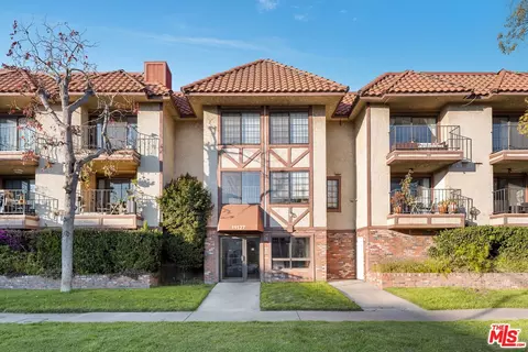 11127 La Maida St #3, North Hollywood, CA 91601