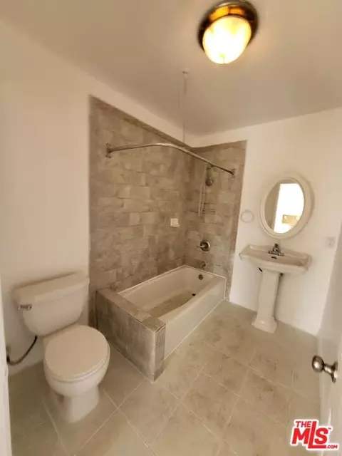 Bath - 1760 S Vecino Ave, Glendora, CA 91740 photo 1 of 3