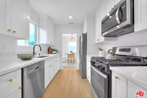 916 S Chester Ave, Compton, CA 90221 photo 18