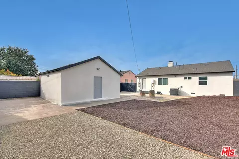 916 S Chester Ave, Compton, CA 90221 photo 28