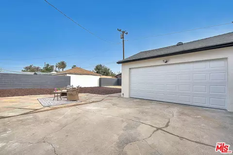 916 S Chester Ave, Compton, CA 90221 photo 34