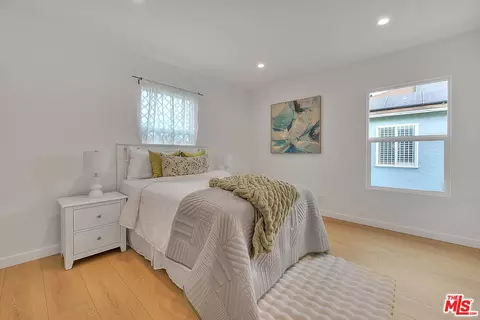 916 S Chester Ave, Compton, CA 90221 photo 12